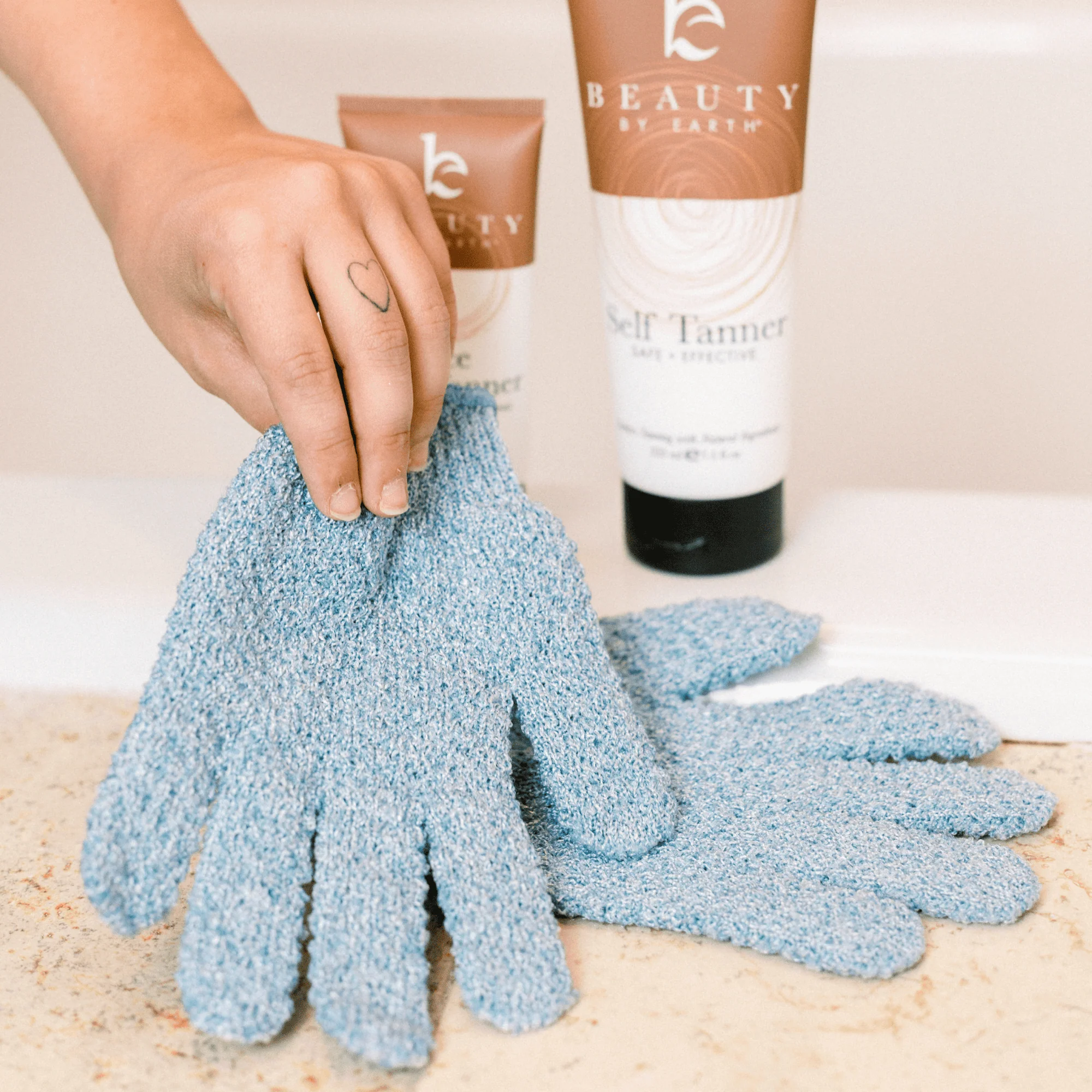 Exfoliating Gloves (Heavy Exfoliation) - Image 9