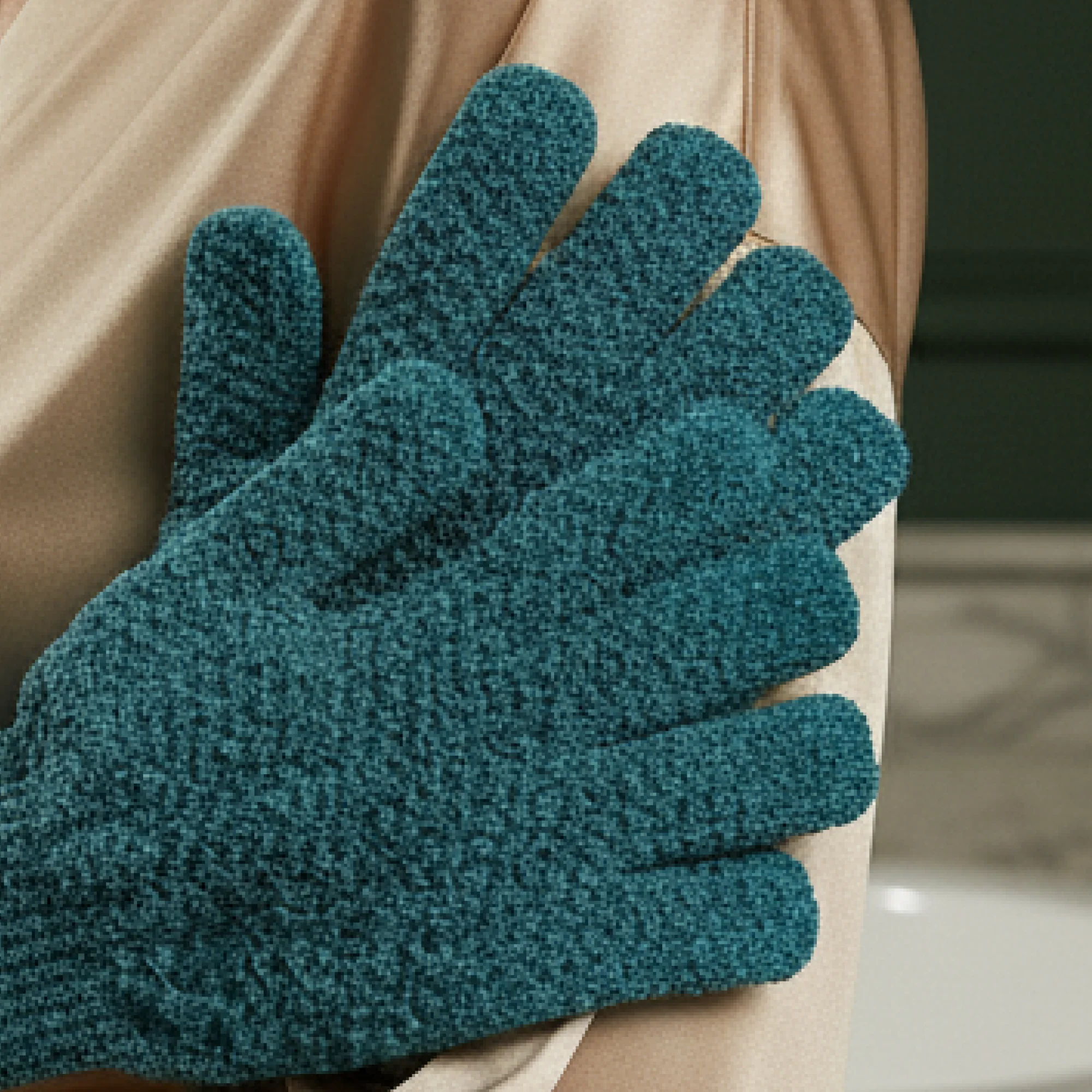 Exfoliating Gloves (Medium Exfoliation) - Image 7