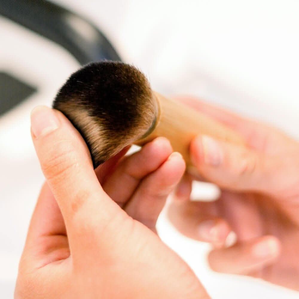 Self Tanner Kabuki Facial Brush (FREE) - Image 7
